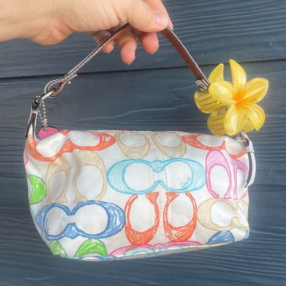 COACH Baguette Y2K Hobo Shoulder Bag Signature Hampton Soho Multicolor Rainbow - Picture 3 of 8